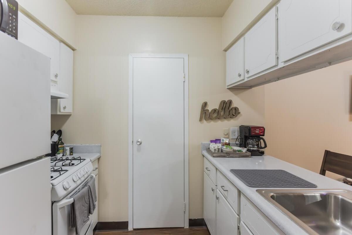 Affordable Downtown Memphis Apartment W Views Exterior photo